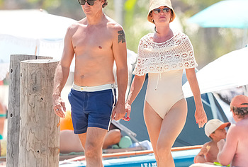 Katy Perry and Justin Trudeau Kiss Passionately In Swimsuits On The Beach