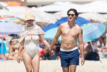 Katy Perry and Justin Trudeau Kiss Passionately In Swimsuits On The Beach