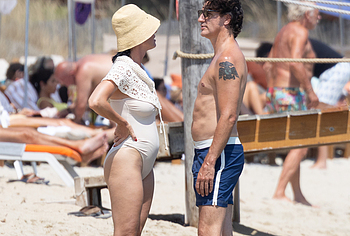 Katy Perry and Justin Trudeau Kiss Passionately In Swimsuits On The Beach