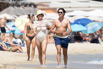 Katy Perry and Justin Trudeau Kiss Passionately In Swimsuits On The Beach