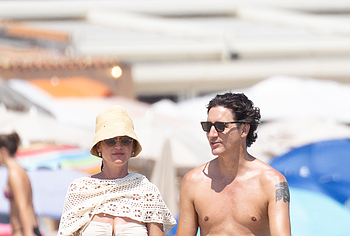 Katy Perry and Justin Trudeau Kiss Passionately In Swimsuits On The Beach