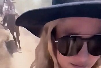Britney Spears Pussy Upskirt and Nude Tits During Live Stream
