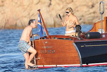 Brooks Nader Topless And Pussy Upskirt Yacht Photos