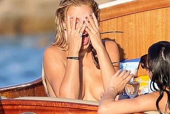 Brooks Nader Topless And Pussy Upskirt Yacht Photos