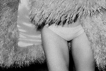 Ellie Goulding Nude And Lacy Lingerie Photos