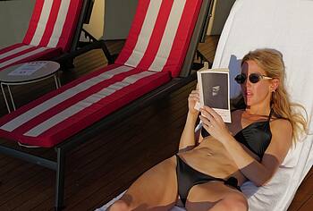 Ellie Goulding Nude And Lacy Lingerie Photos