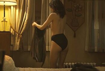 Sarah Bolger Nude Topless And Hot Scenes in The Westies