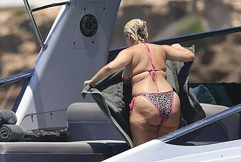 Bebe Rexha Exposed Big Booty In Tiny Bikini
