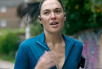 Gal Gadot Sexy Lingerie Hot Bath Scenes in The Runner