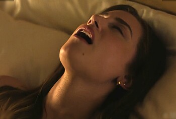 Lili Reinhart Nude And Sex Scenes in The Love Hypothesis
