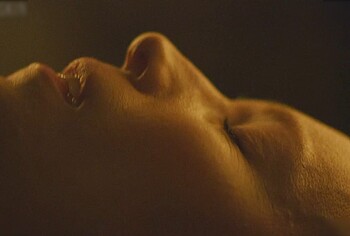 Gillian Anderson and Hannah Einbinder Nude Lesbian Scenes in Teenage Sex and Death at Camp Miasma