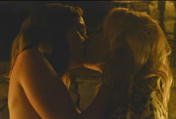 Gillian Anderson and Hannah Einbinder Nude Lesbian Scenes in Teenage Sex and Death at Camp Miasma