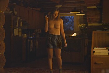 Gillian Anderson and Hannah Einbinder Nude Lesbian Scenes in Teenage Sex and Death at Camp Miasma