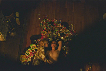 Gillian Anderson and Hannah Einbinder Nude Lesbian Scenes in Teenage Sex and Death at Camp Miasma