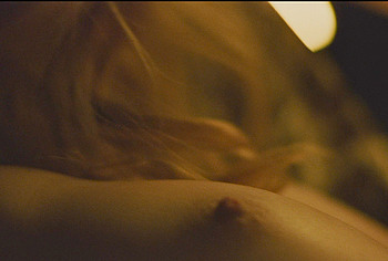 Gillian Anderson and Hannah Einbinder Nude Lesbian Scenes in Teenage Sex and Death at Camp Miasma