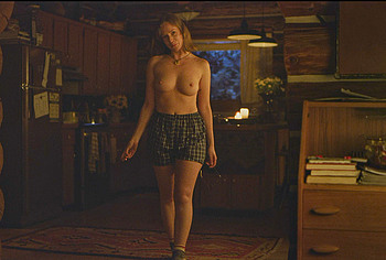 Gillian Anderson and Hannah Einbinder Nude Lesbian Scenes in Teenage Sex and Death at Camp Miasma