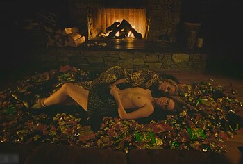 Gillian Anderson and Hannah Einbinder Nude Lesbian Scenes in Teenage Sex and Death at Camp Miasma