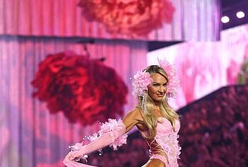 Candice Swanepoel Sexy Lingerie in The Victorias Secret Fashion