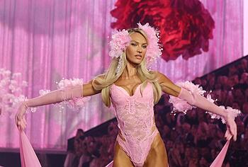 Candice Swanepoel Sexy Lingerie in The Victorias Secret Fashion
